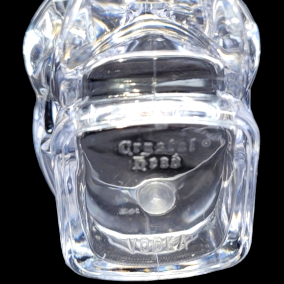 NEW 4"CRYSTAL HEAD" VODKA SKULL PLASTIC SHOT GLASSES - Picture 6 of 8